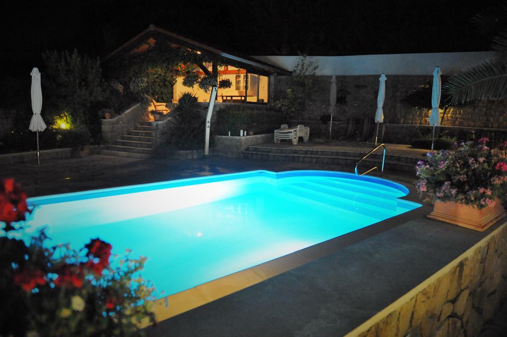 Apartments Angela Kampor エクステリア 写真
